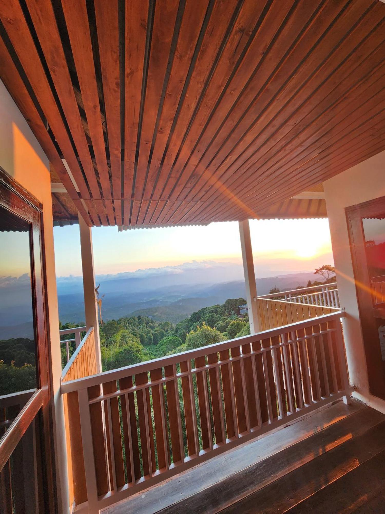 De La Sierra Apartment Munduk Екстериор снимка